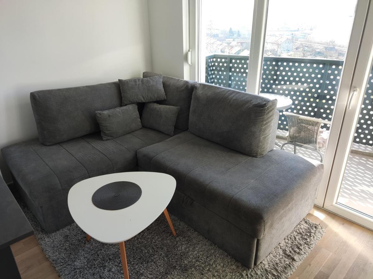 Apartmani Sarah 2 トゥズラ エクステリア 写真