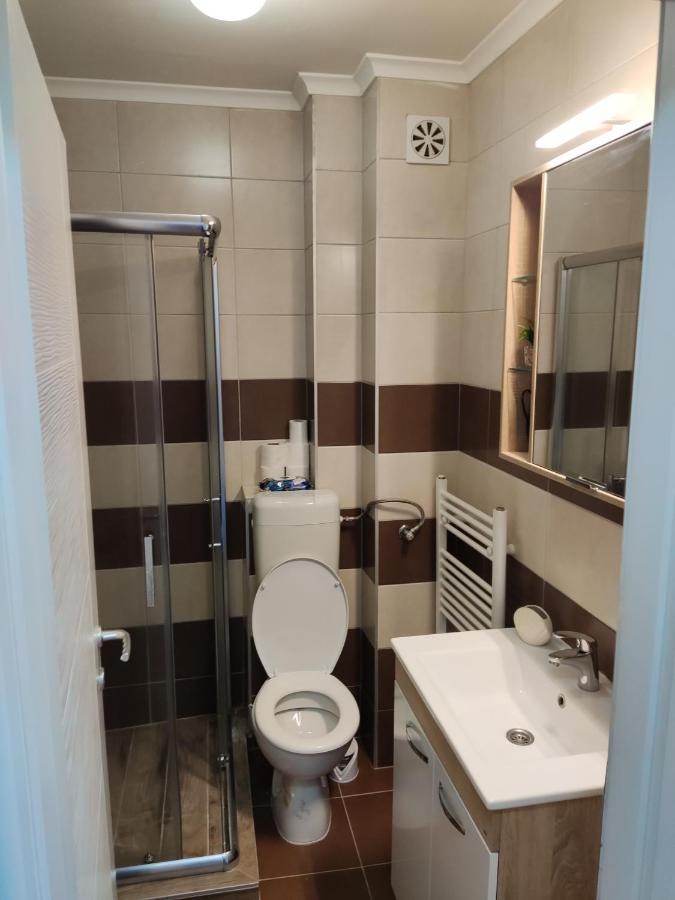 Apartmani Sarah 2 トゥズラ エクステリア 写真