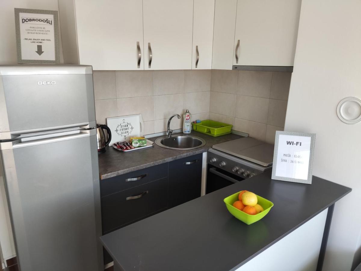 Apartmani Sarah 2 トゥズラ エクステリア 写真